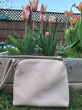 Antik Kraft Blush Crossbody Bag 
Vegan Leather